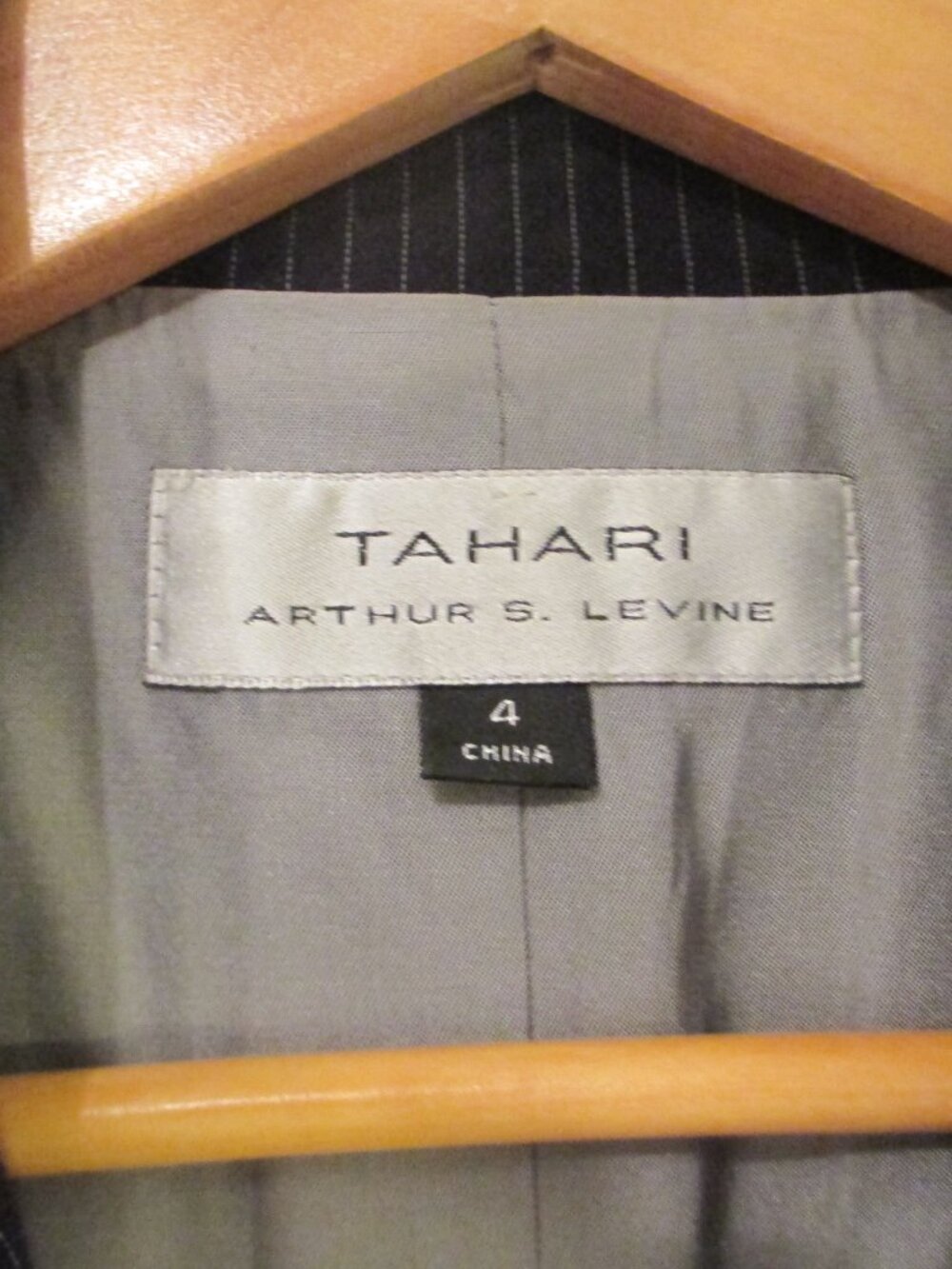 TAHARI Pinstripe Pant Suit Cinched Waist Blazer and Trouser Size 4 - Picture 2 of 15